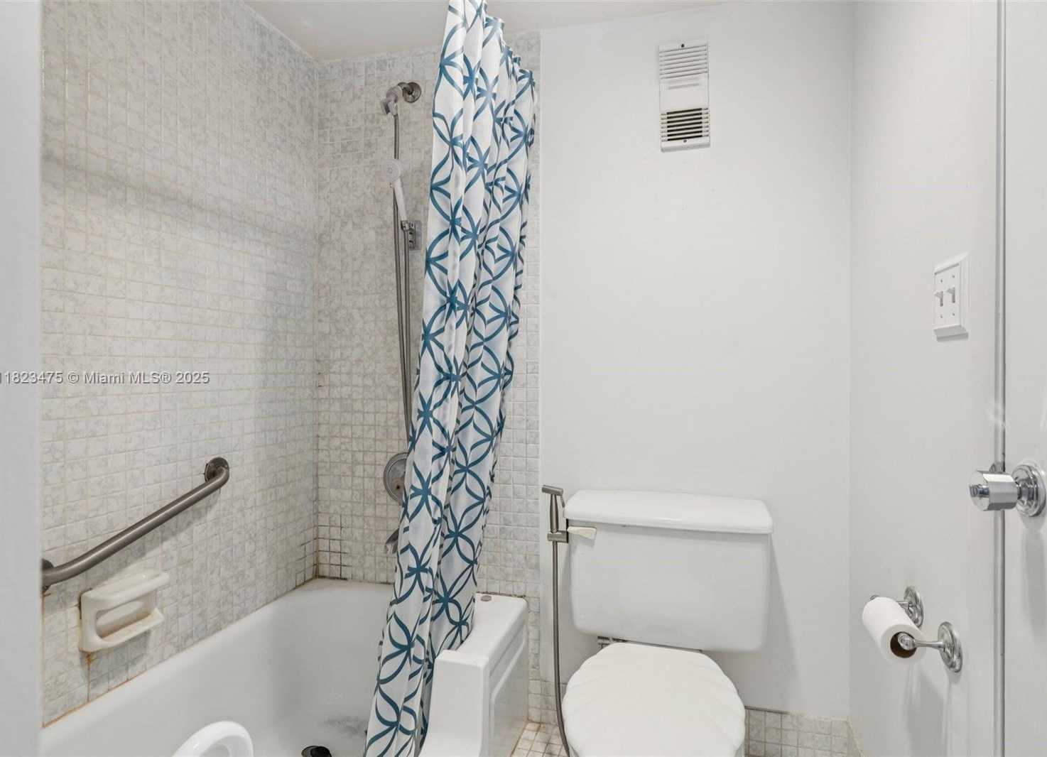 Small Image of 900 SAINT CHARLES PL #420, Pembroke Pines Number 19