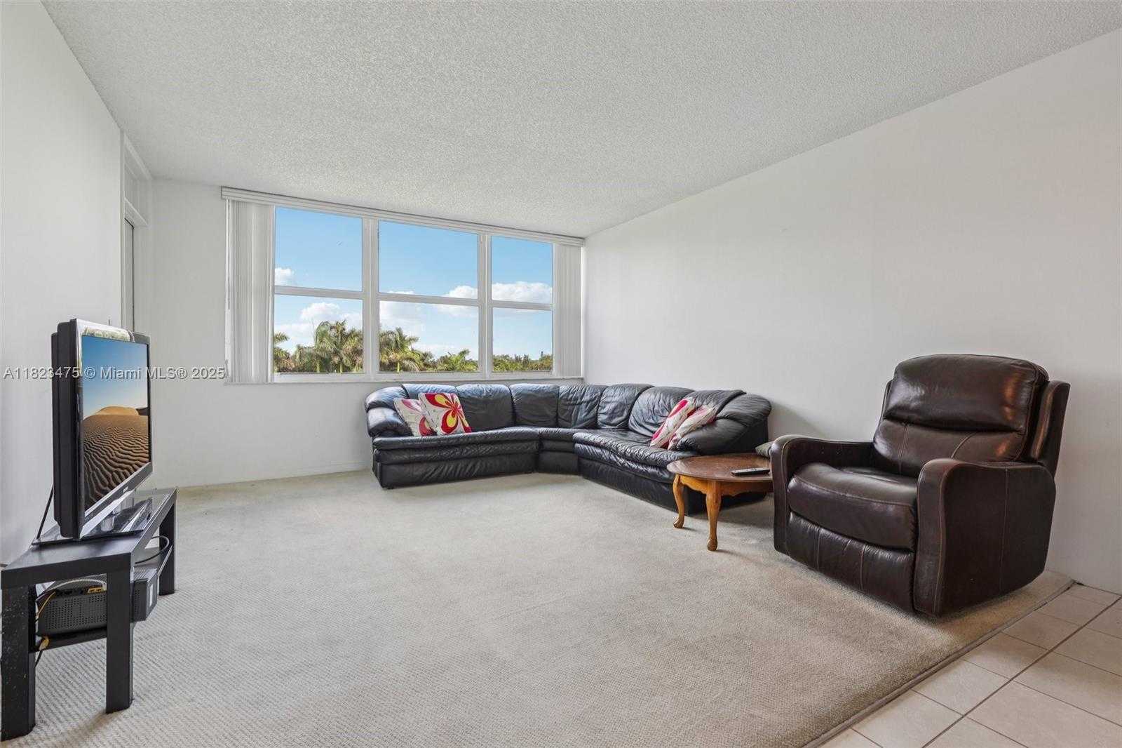 Small Image of 900 SAINT CHARLES PL #420, Pembroke Pines Number 2