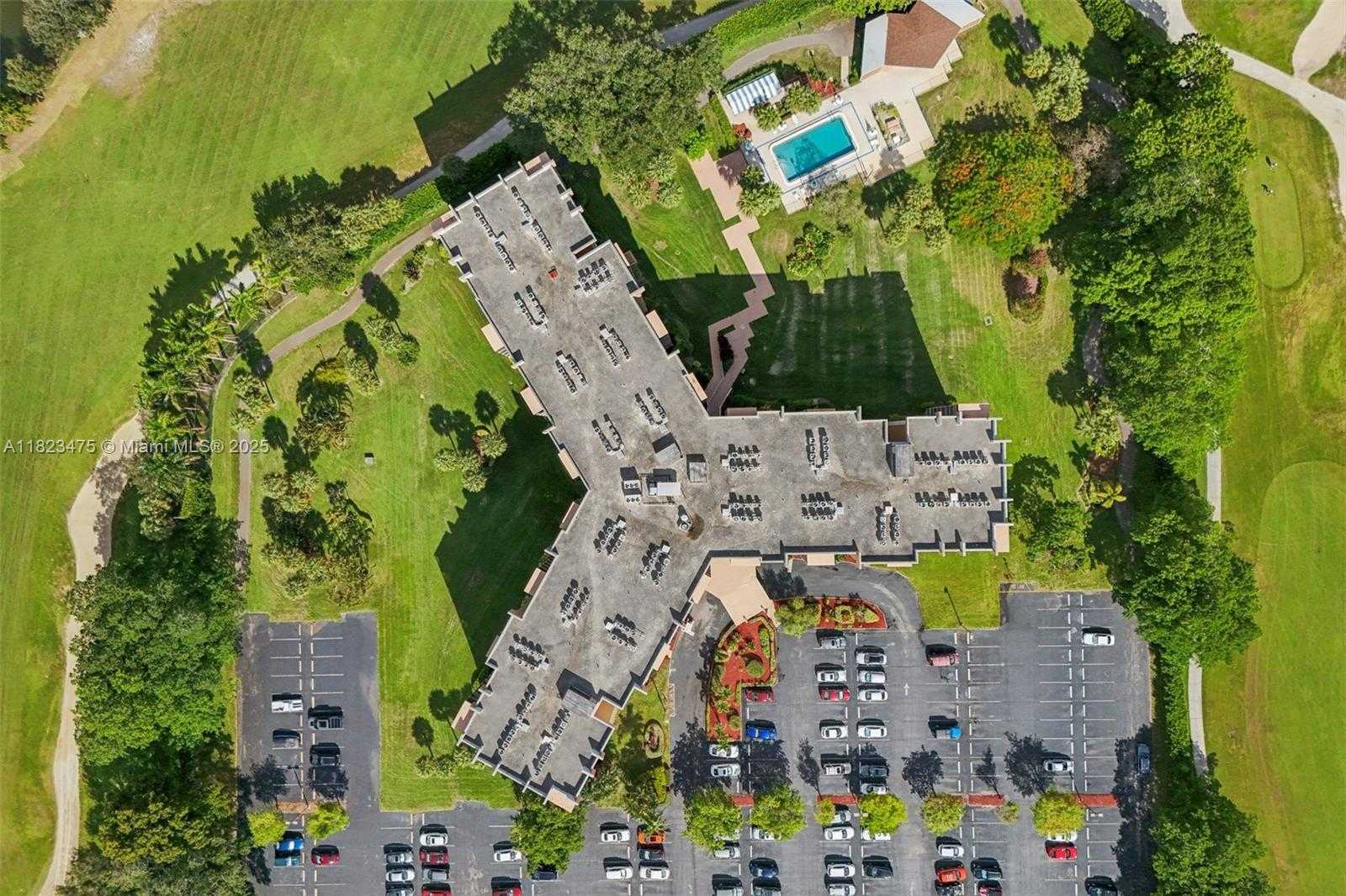 Small Image of 900 SAINT CHARLES PL #420, Pembroke Pines Number 29