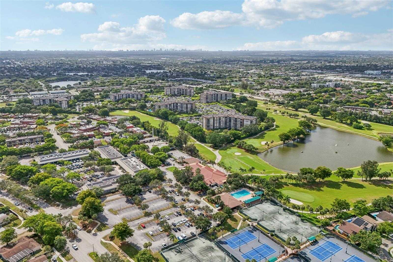 Small Image of 900 SAINT CHARLES PL #420, Pembroke Pines Number 30