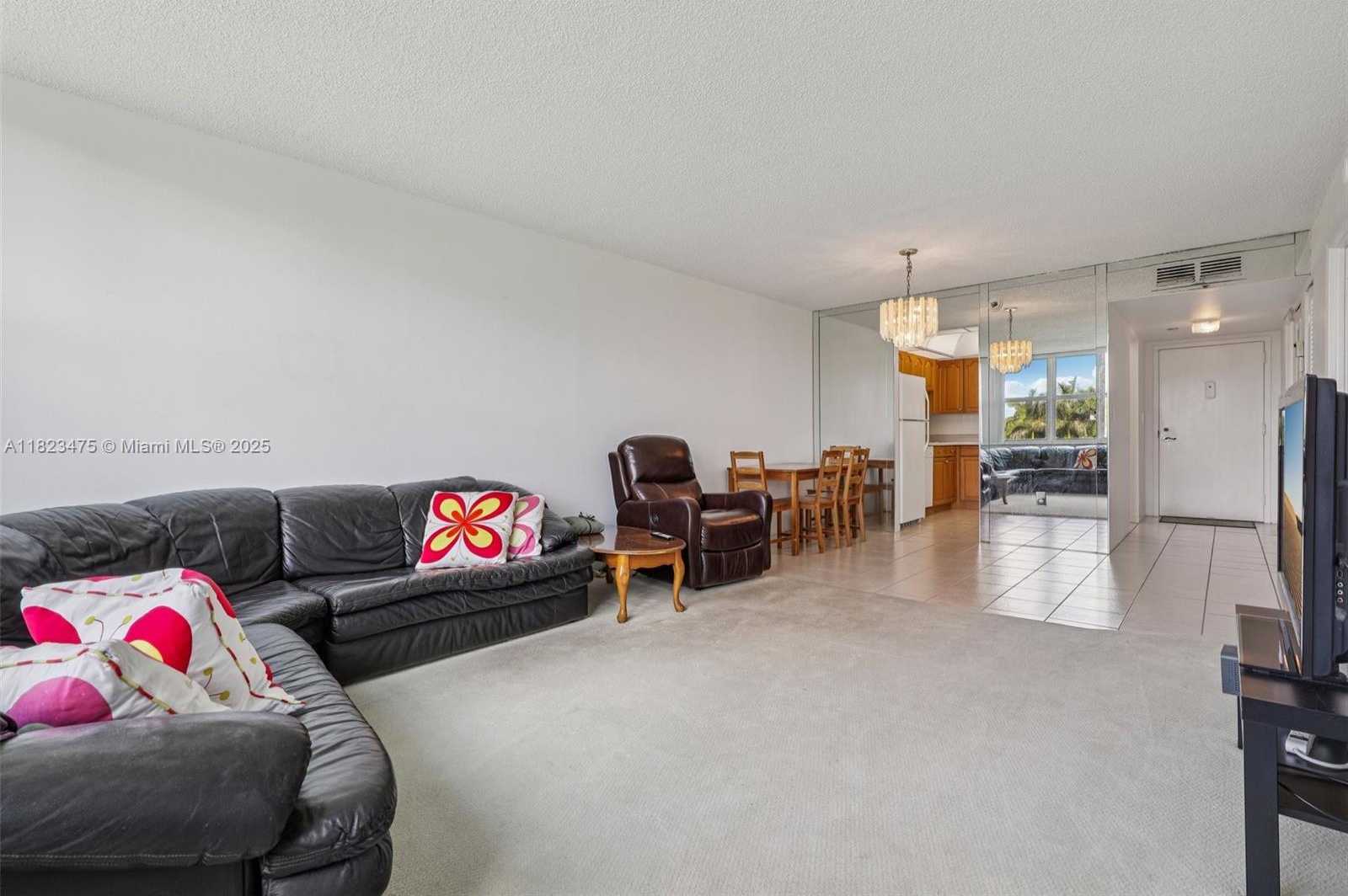 Small Image of 900 SAINT CHARLES PL #420, Pembroke Pines Number 4