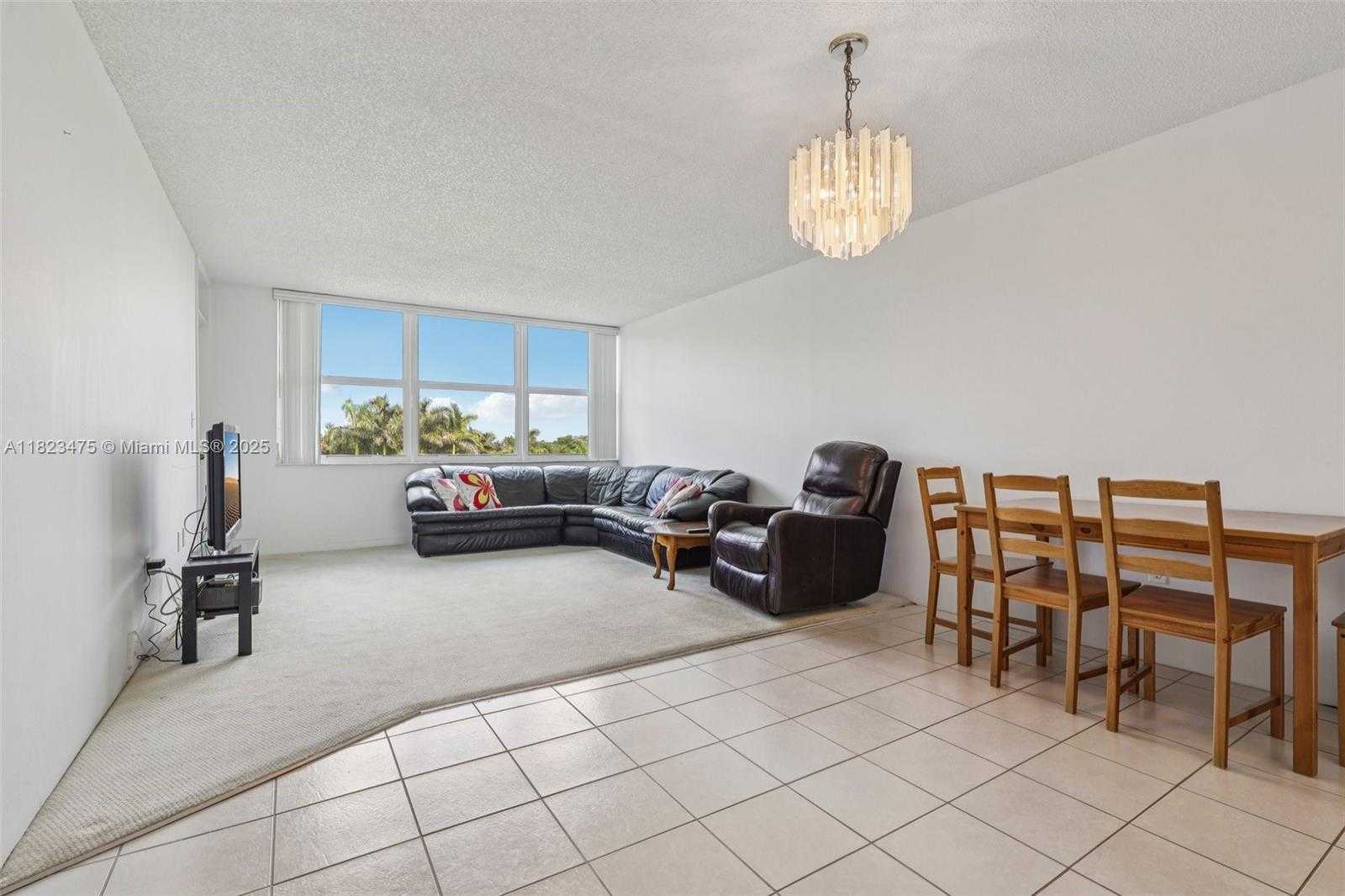 Small Image of 900 SAINT CHARLES PL #420, Pembroke Pines Number 5