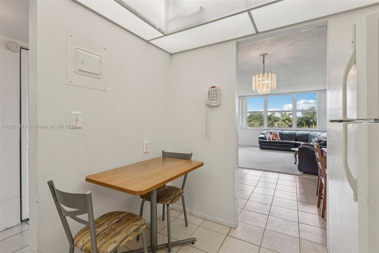 Small Image of 900 SAINT CHARLES PL #420, Pembroke Pines Number 9