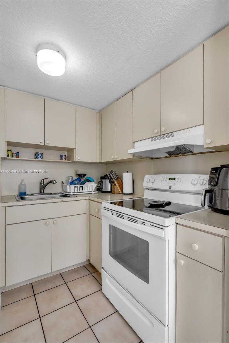 Small Image of 7275 WEST 24TH AVE #138, Hialeah Number 9