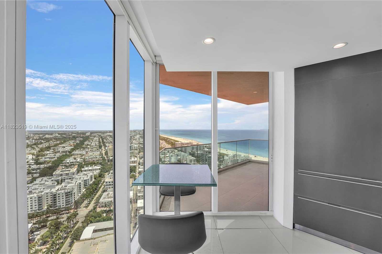 Small Image of 300 SOUTH POINTE DR #3405, Miami Beach Number 13