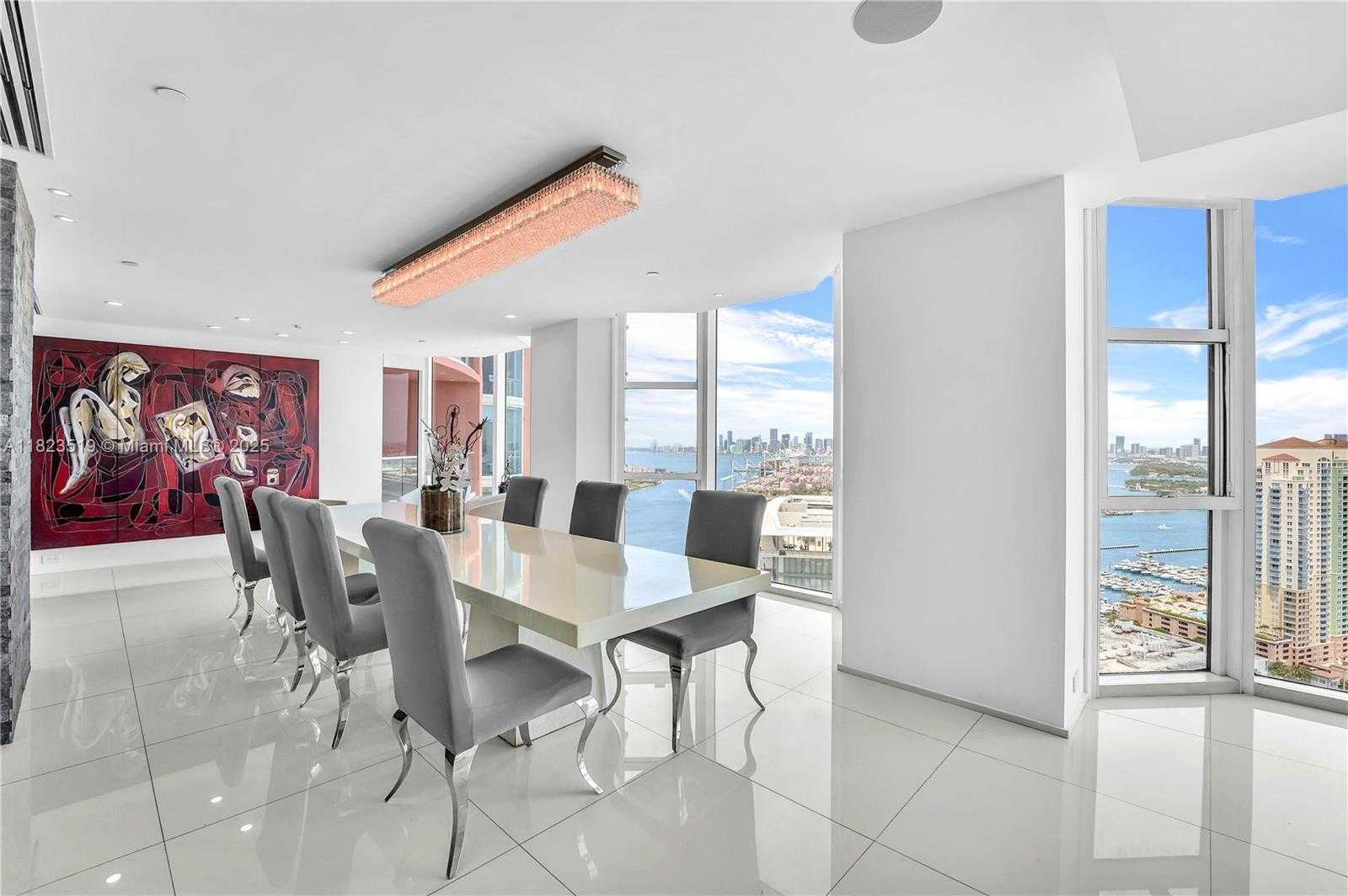 Small Image of 300 SOUTH POINTE DR #3405, Miami Beach Number 14