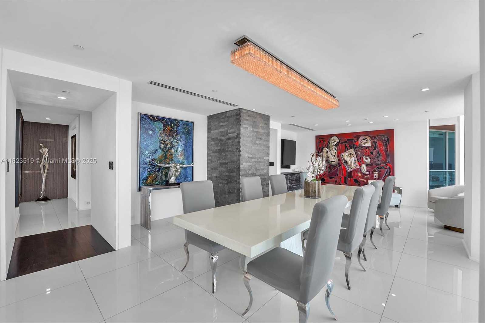 Small Image of 300 SOUTH POINTE DR #3405, Miami Beach Number 17
