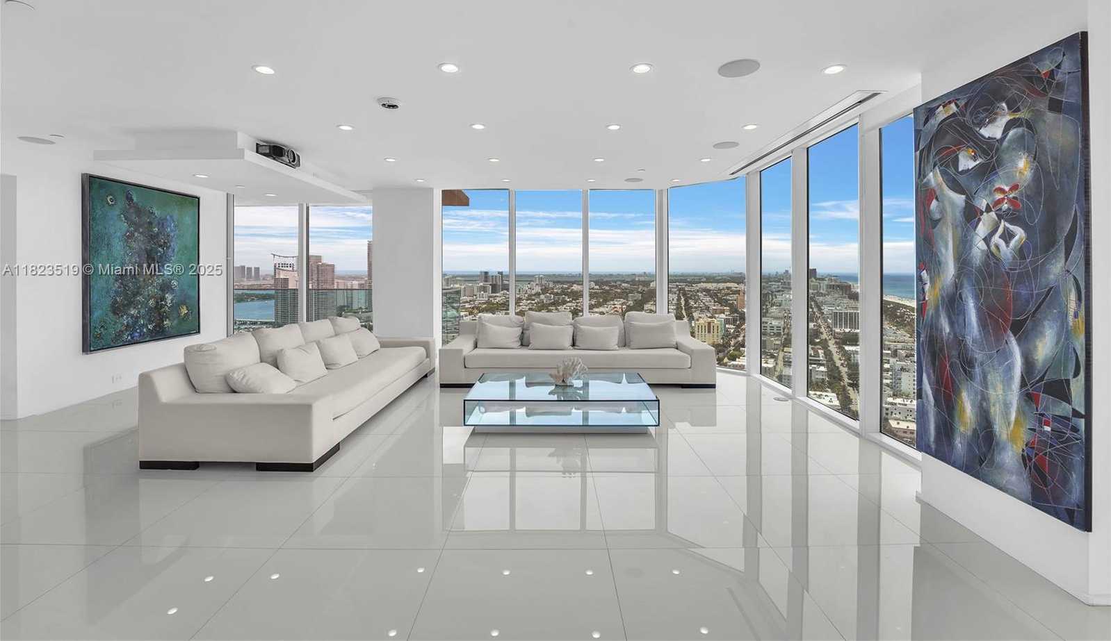 Small Image of 300 SOUTH POINTE DR #3405, Miami Beach Number 2
