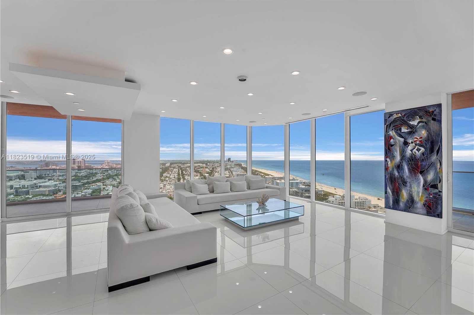 Small Image of 300 SOUTH POINTE DR #3405, Miami Beach Number 3