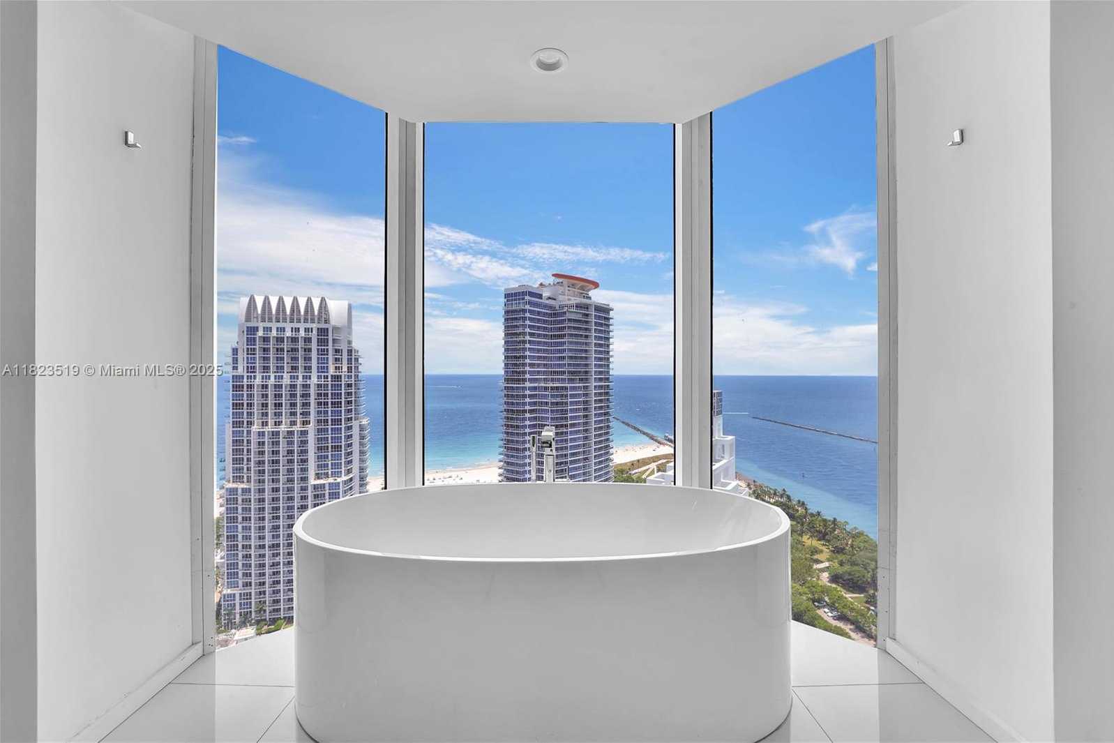Small Image of 300 SOUTH POINTE DR #3405, Miami Beach Number 43