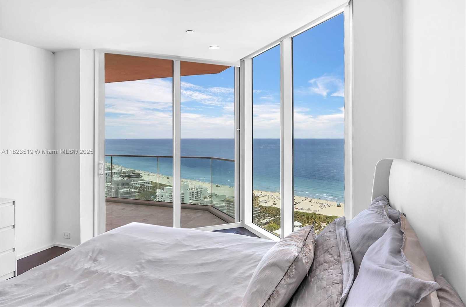 Small Image of 300 SOUTH POINTE DR #3405, Miami Beach Number 53