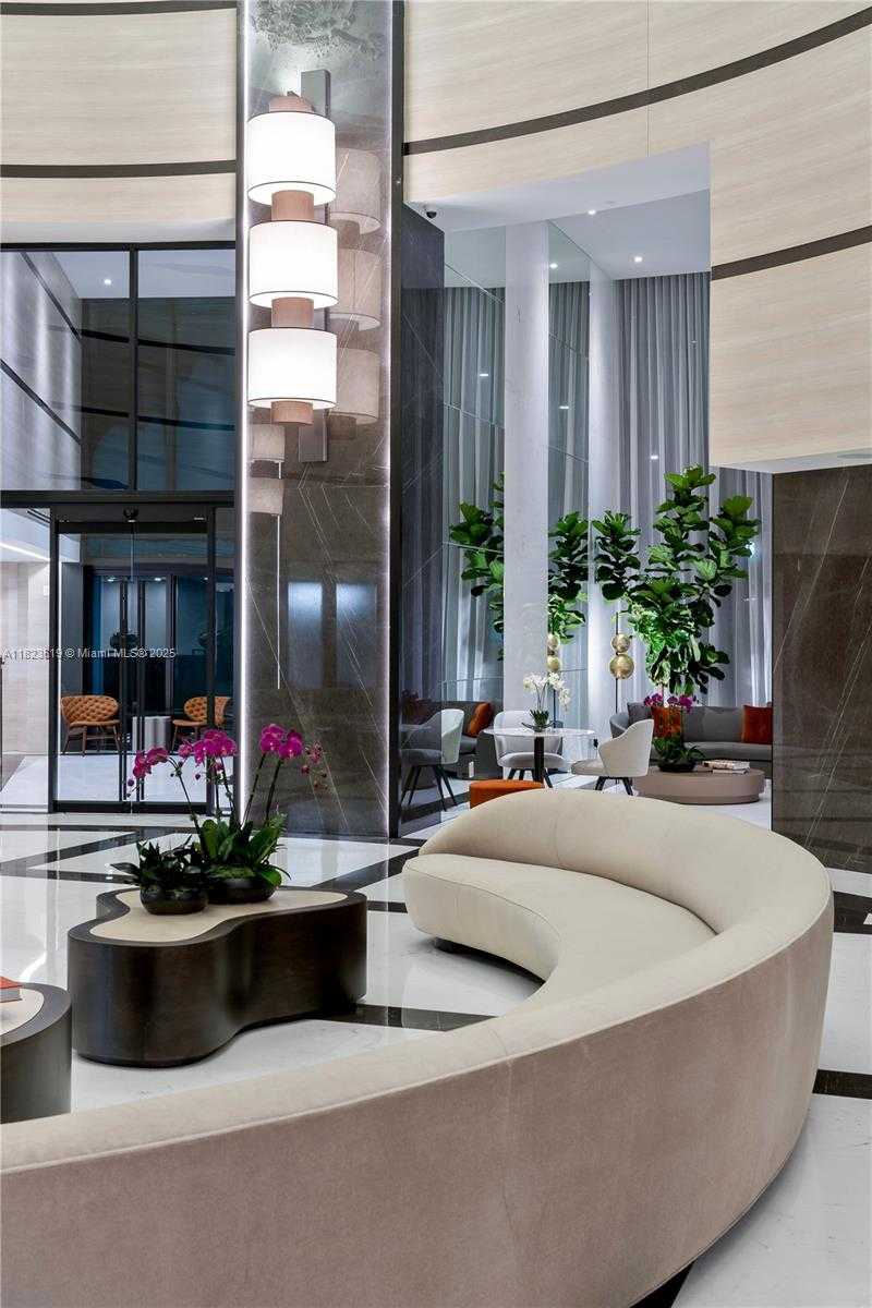 Small Image of 300 SOUTH POINTE DR #3405, Miami Beach Number 64