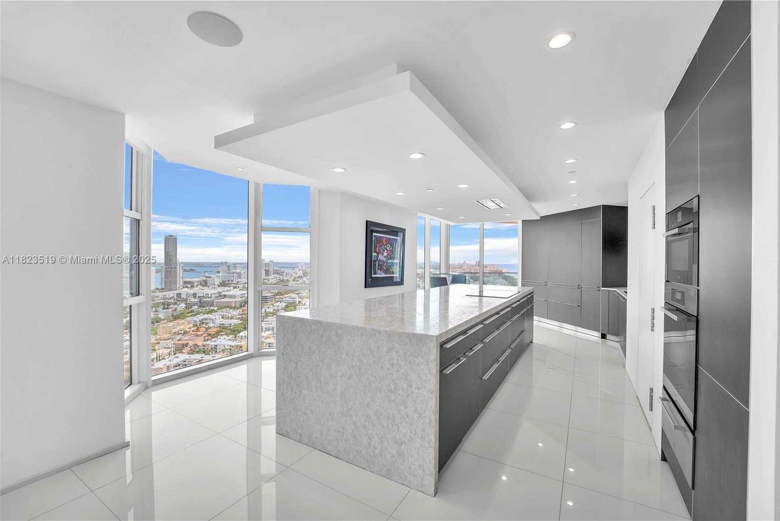 Small Image of 300 SOUTH POINTE DR #3405, Miami Beach Number 8