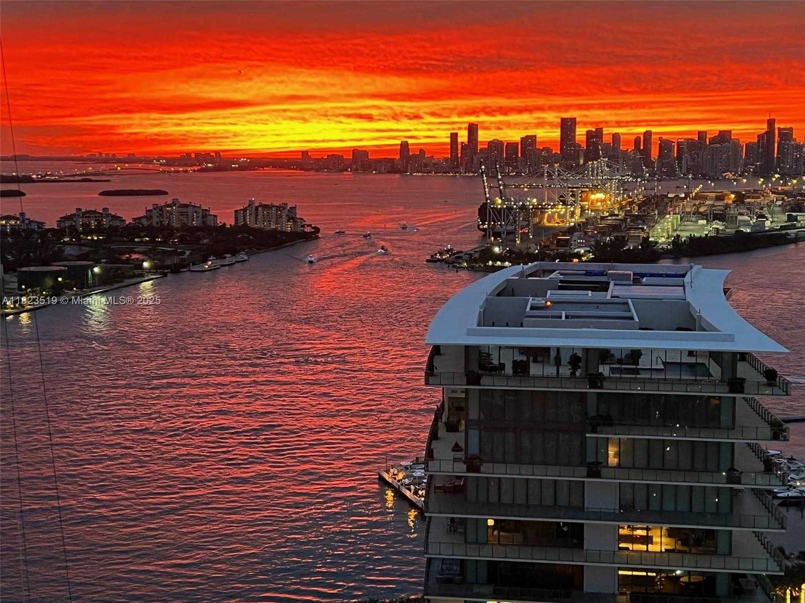 Small Image of 300 SOUTH POINTE DR #3405, Miami Beach Number 86