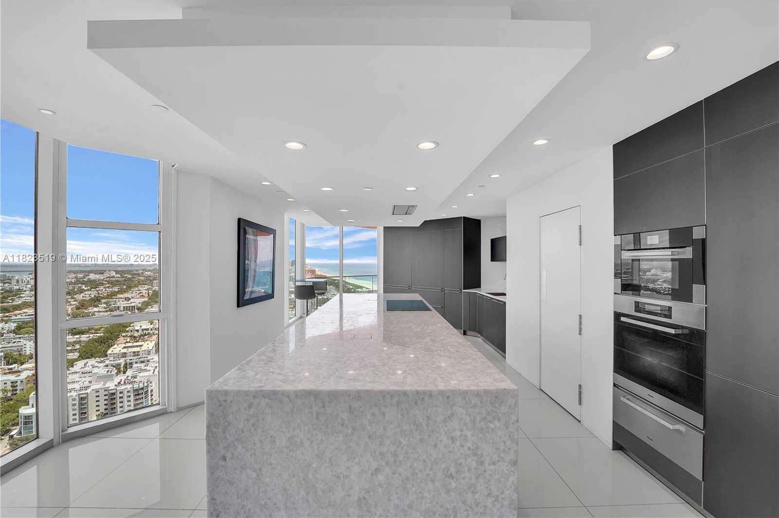 Small Image of 300 SOUTH POINTE DR #3405, Miami Beach Number 9