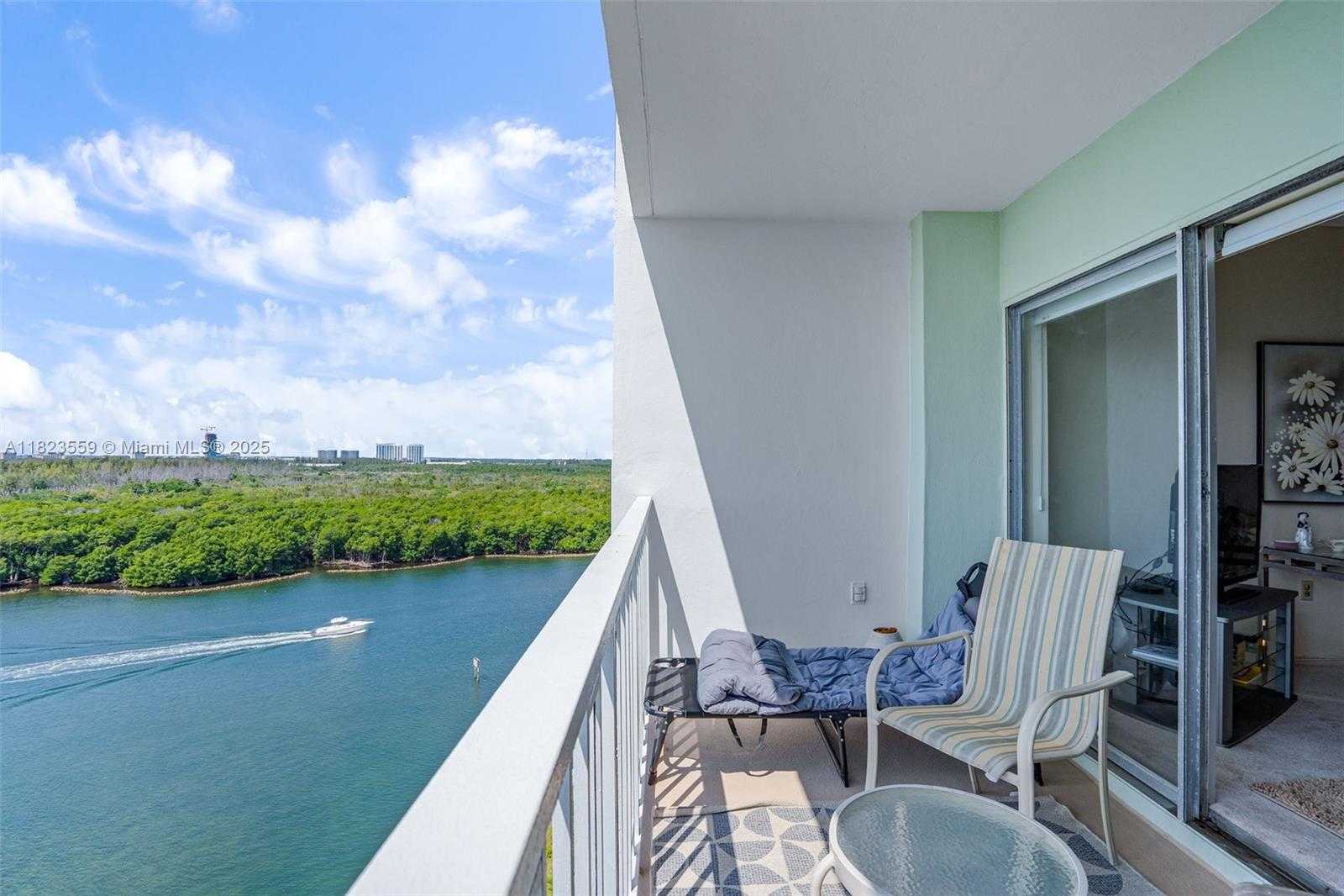 Small Image of 500 BAYVIEW DR #228, Sunny Isles Beach Number 5