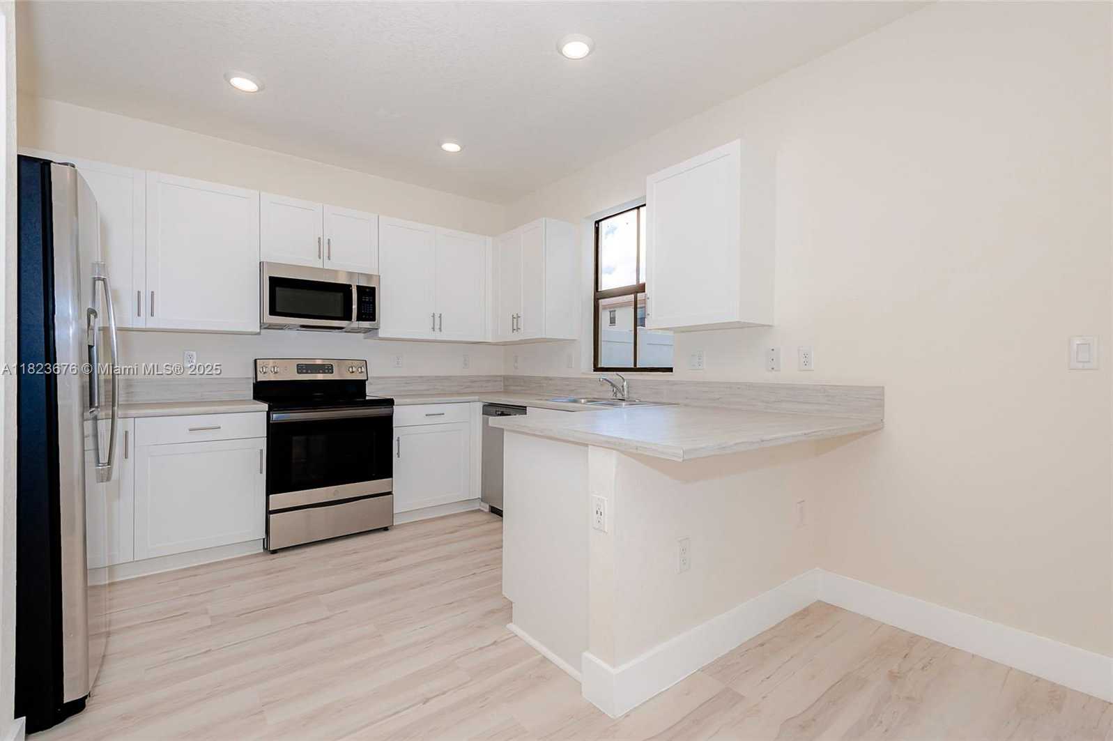 Small Image of 3348 WEST 108TH ST, Hialeah Number 12