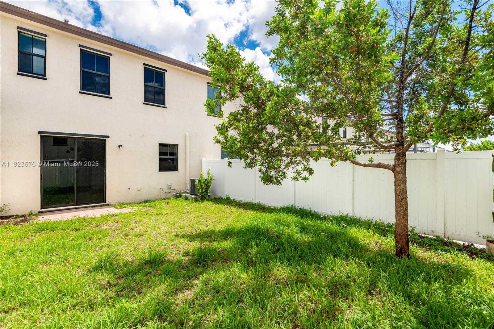 Small Image of 3348 WEST 108TH ST, Hialeah Number 27