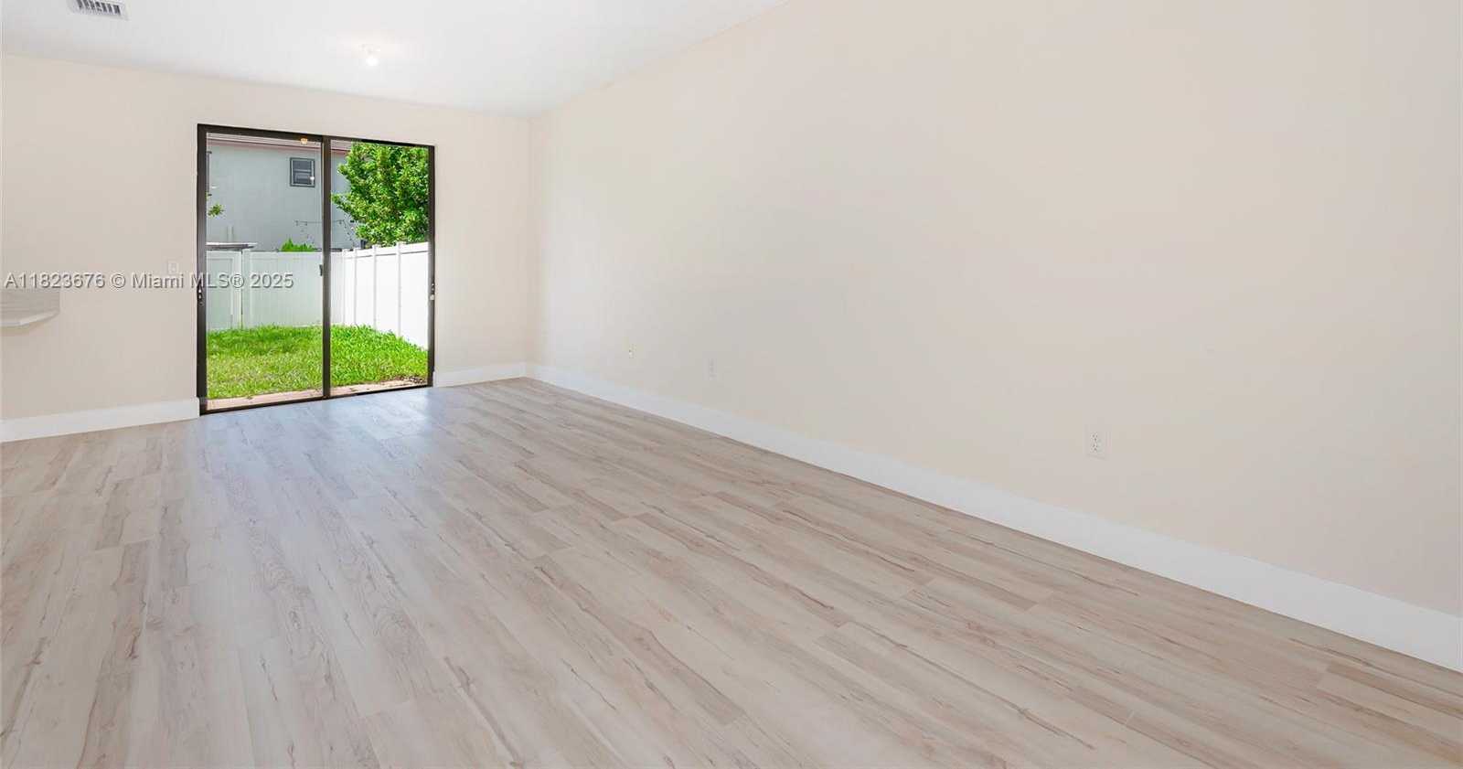 Small Image of 3348 WEST 108TH ST, Hialeah Number 5