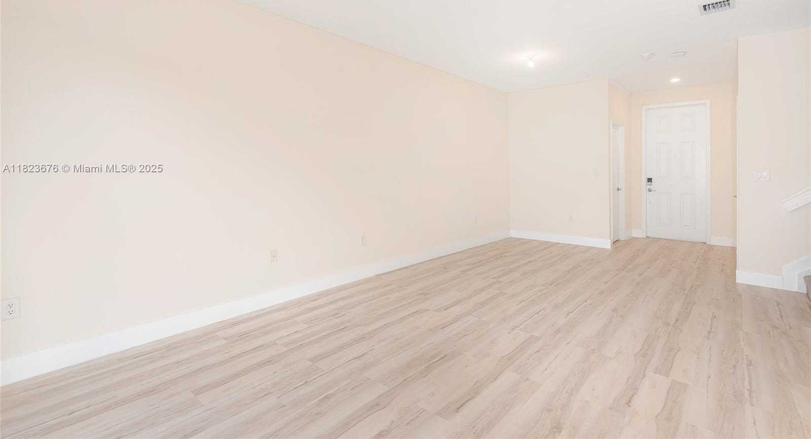 Small Image of 3348 WEST 108TH ST, Hialeah Number 7