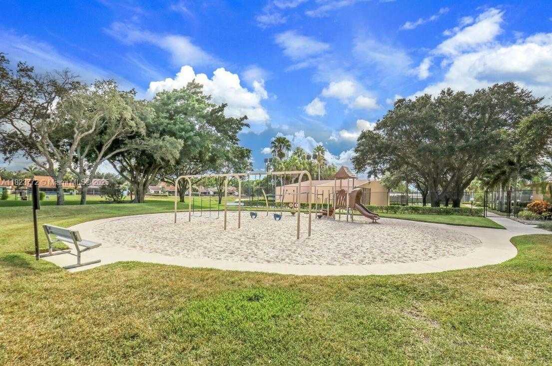 Small Image of 6812 68TH WAY, West Palm Beach Number 27
