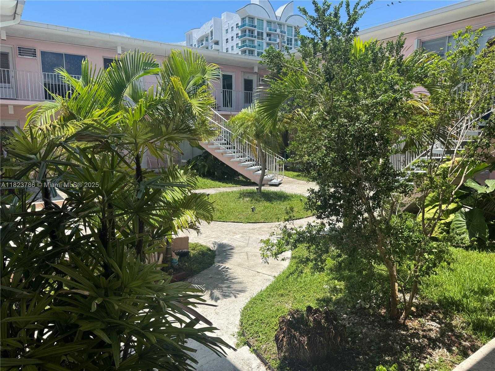 Small Image of 7921 EAST DR #8, North Bay Village Number 5
