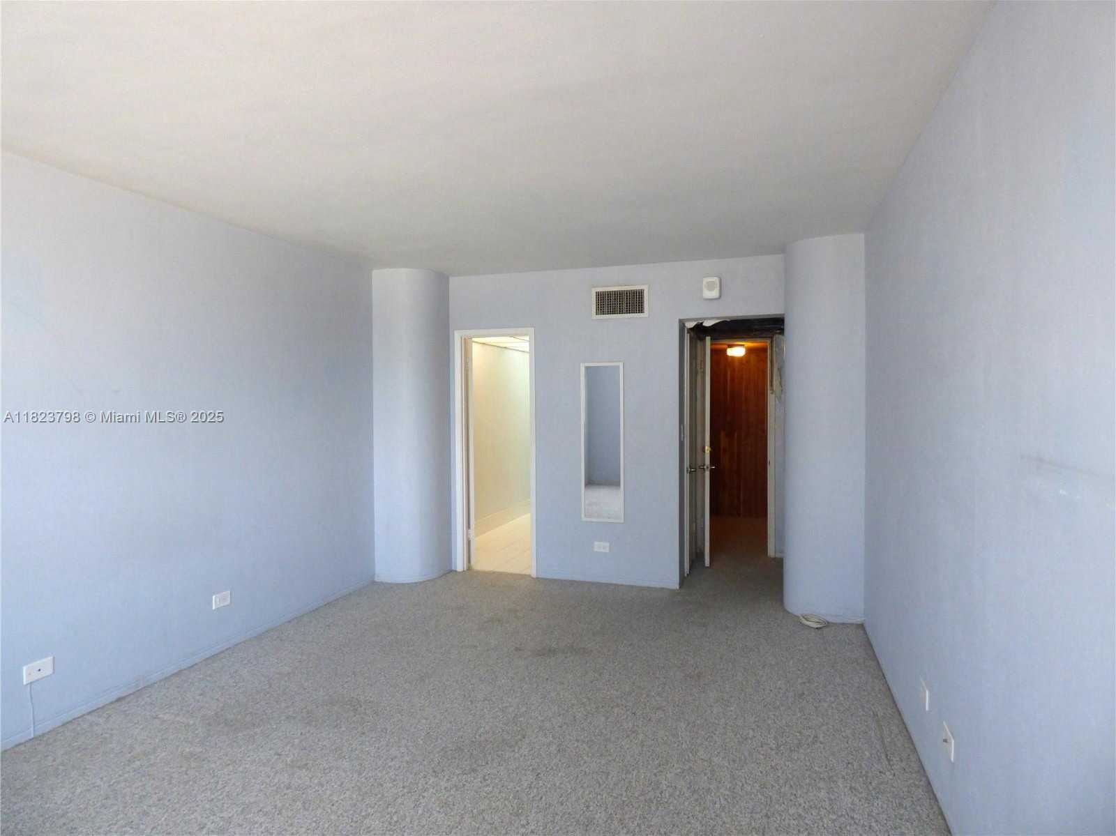 Small Image of 5005 COLLINS AVE #202, Miami Beach Number 10
