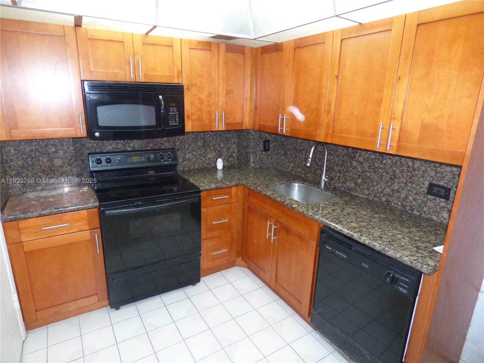 Small Image of 5005 COLLINS AVE #202, Miami Beach Number 9