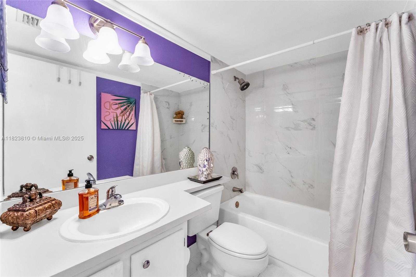 Small Image of 770 CLAUGHTON ISLAND DR #806, Miami Number 10