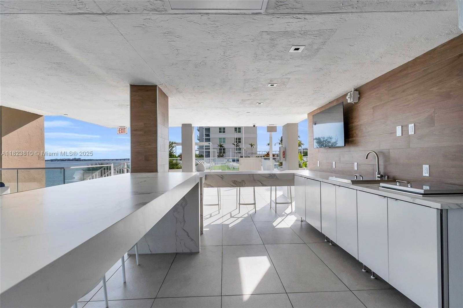 Small Image of 770 CLAUGHTON ISLAND DR #806, Miami Number 14