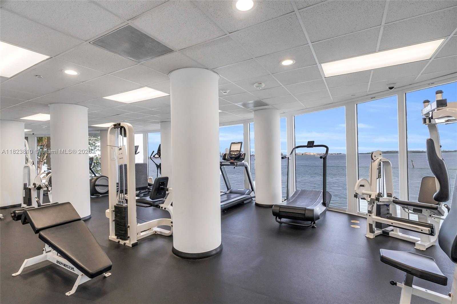 Small Image of 770 CLAUGHTON ISLAND DR #806, Miami Number 17