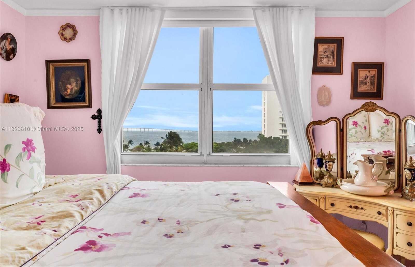 Small Image of 770 CLAUGHTON ISLAND DR #806, Miami Number 9