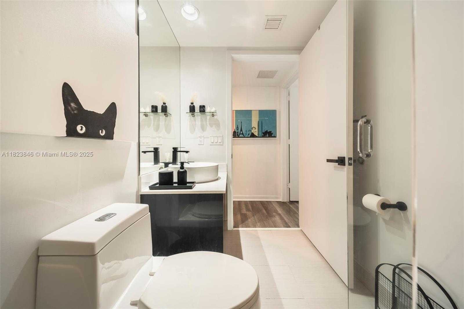 Small Image of 31 SOUTH EAST 6TH ST #408, Miami Number 17