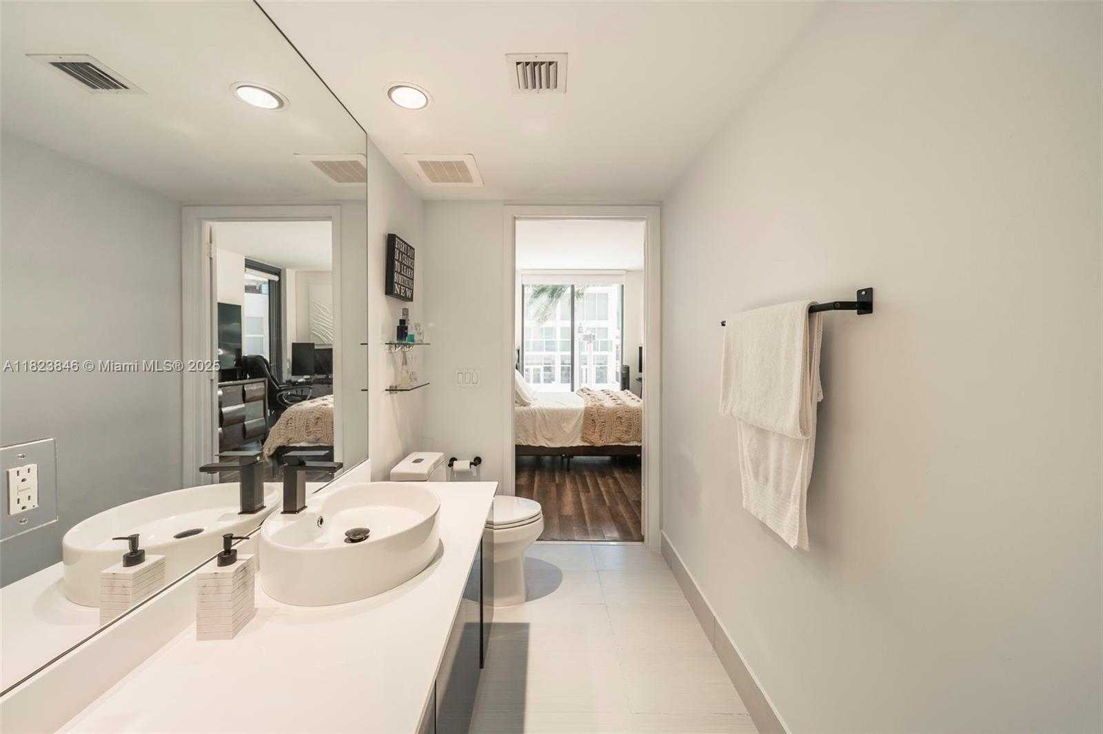 Small Image of 31 SOUTH EAST 6TH ST #408, Miami Number 18