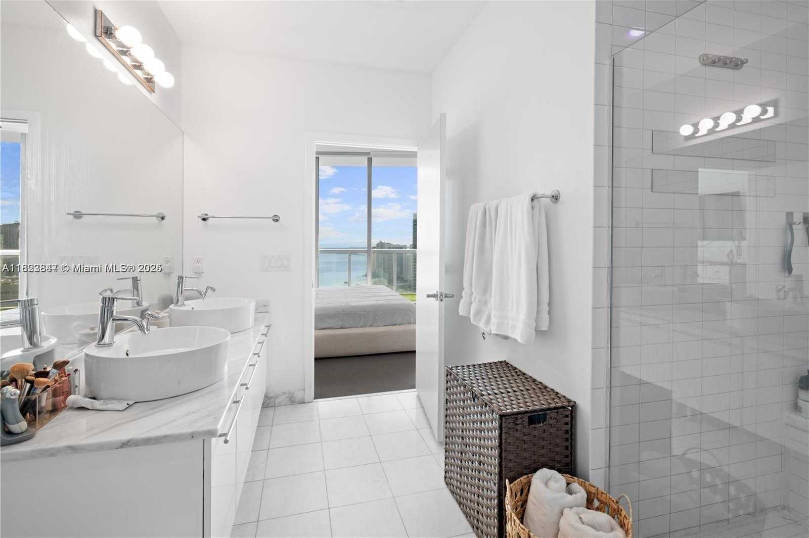 Small Image of 888 BISCAYNE BLVD #4801, Miami Number 13
