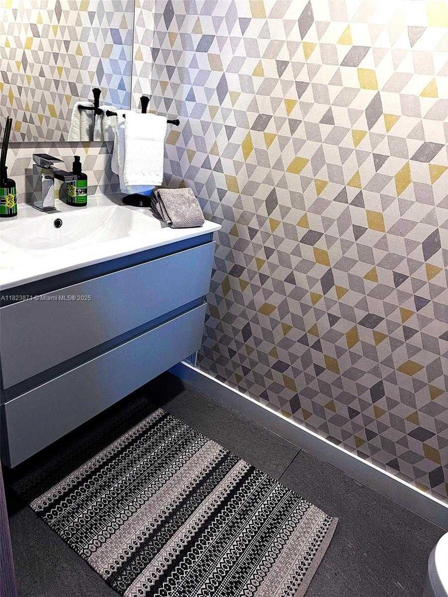 Small Image of 18671 COLLINS AVE #1401, Sunny Isles Beach Number 29