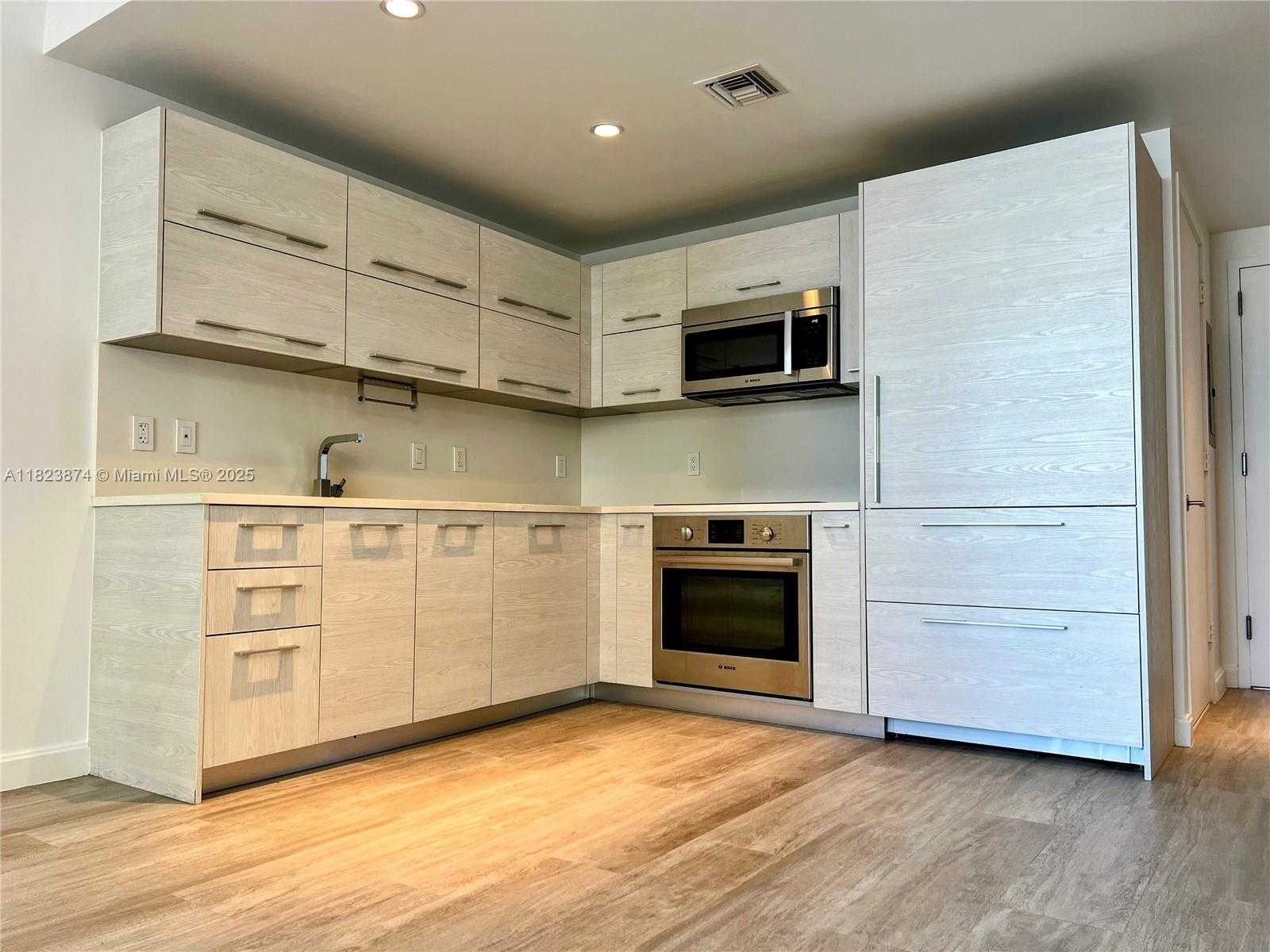 Small Image of 45 SOUTH WEST 9TH ST #3602, Miami Number 5