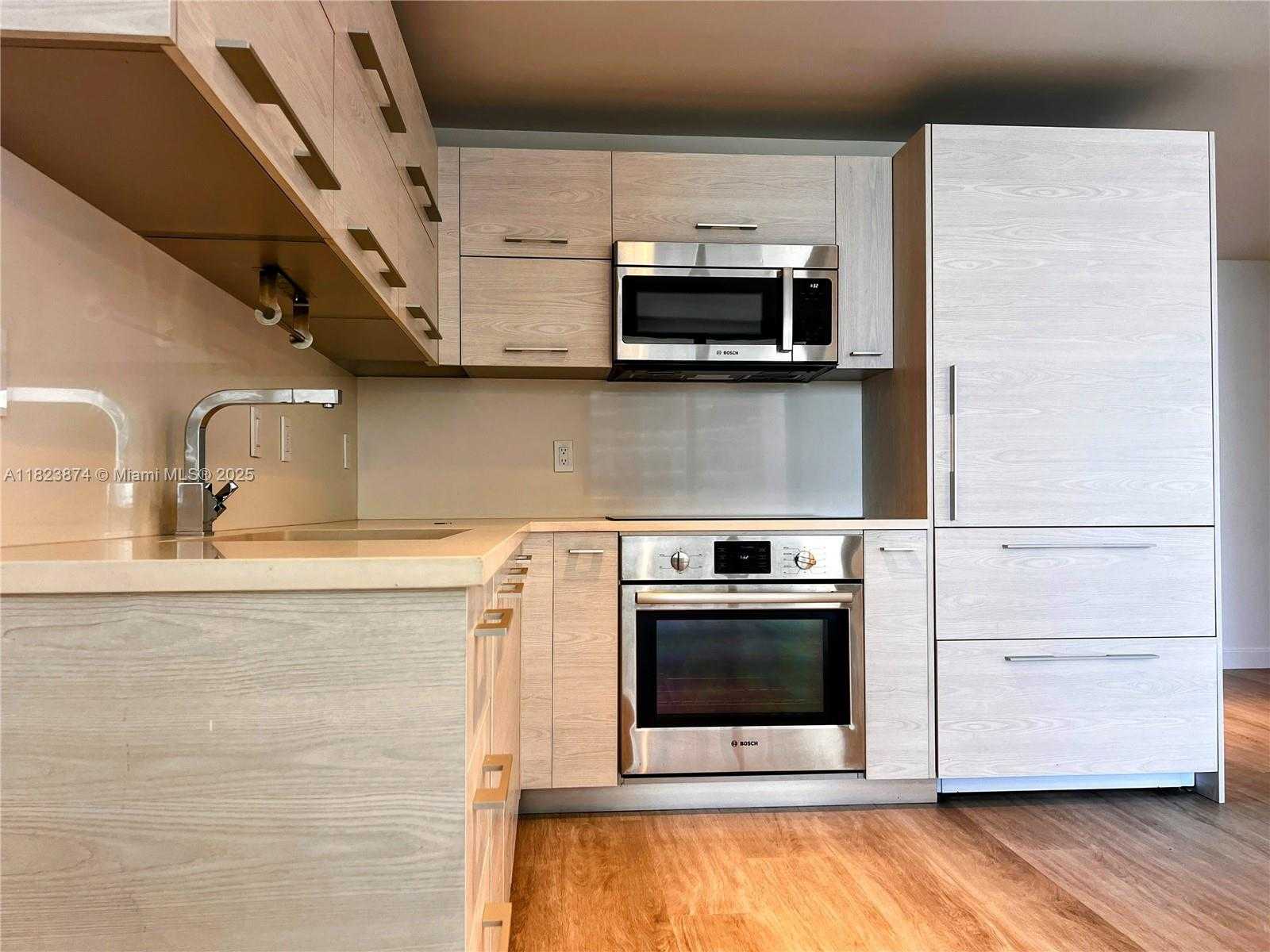 Small Image of 45 SOUTH WEST 9TH ST #3602, Miami Number 7