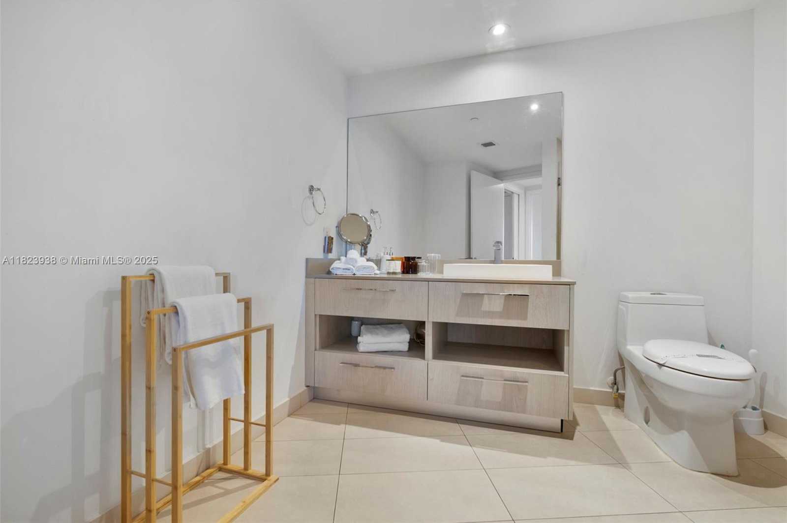 Small Image of 4111 SOUTH OCEAN DR #3709, Hollywood Number 17