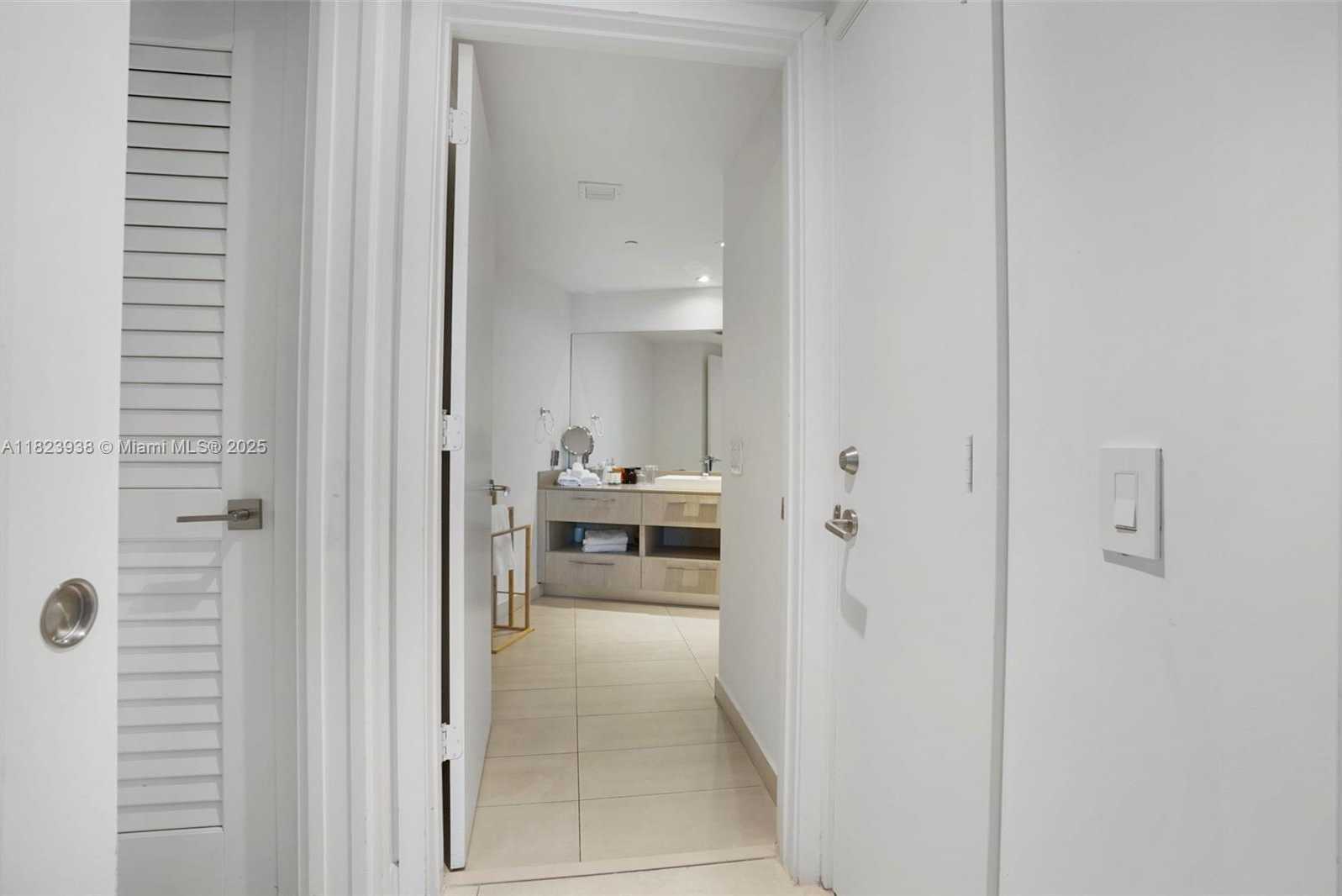 Small Image of 4111 SOUTH OCEAN DR #3709, Hollywood Number 18