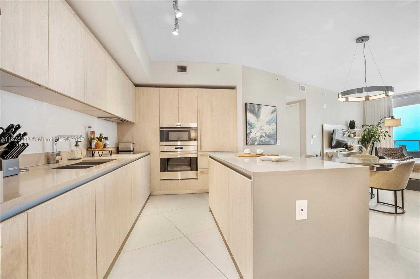Small Image of 4111 SOUTH OCEAN DR #3709, Hollywood Number 2