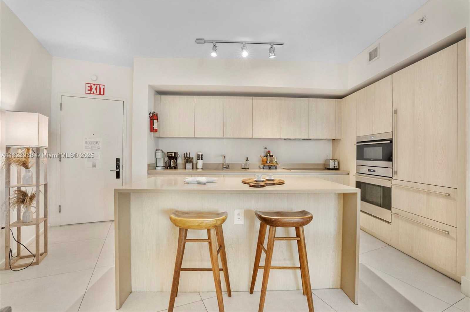 Small Image of 4111 SOUTH OCEAN DR #3709, Hollywood Number 3