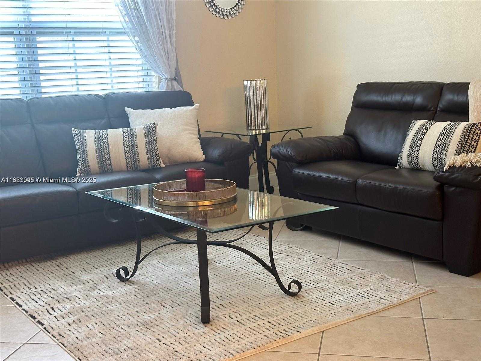 Small Image of 1520 MCKINLEY ST #103E, Hollywood Number 2