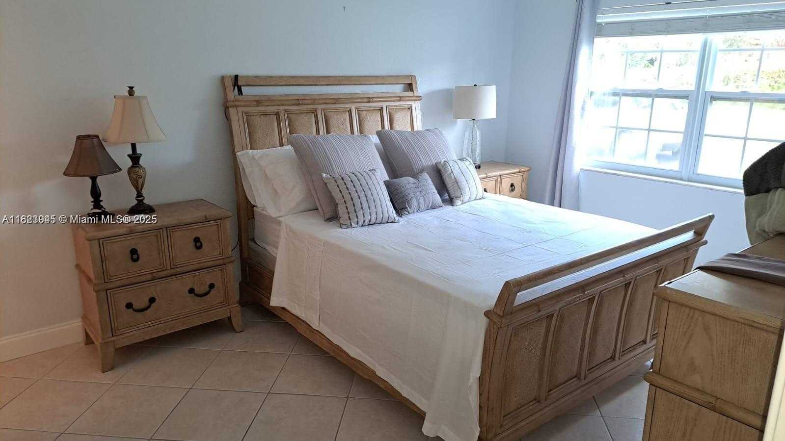 Small Image of 1520 MCKINLEY ST #103E, Hollywood Number 22