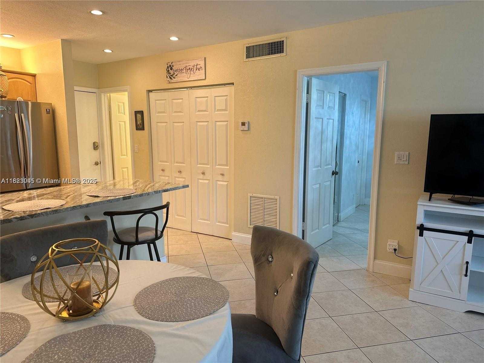 Small Image of 1520 MCKINLEY ST #103E, Hollywood Number 23