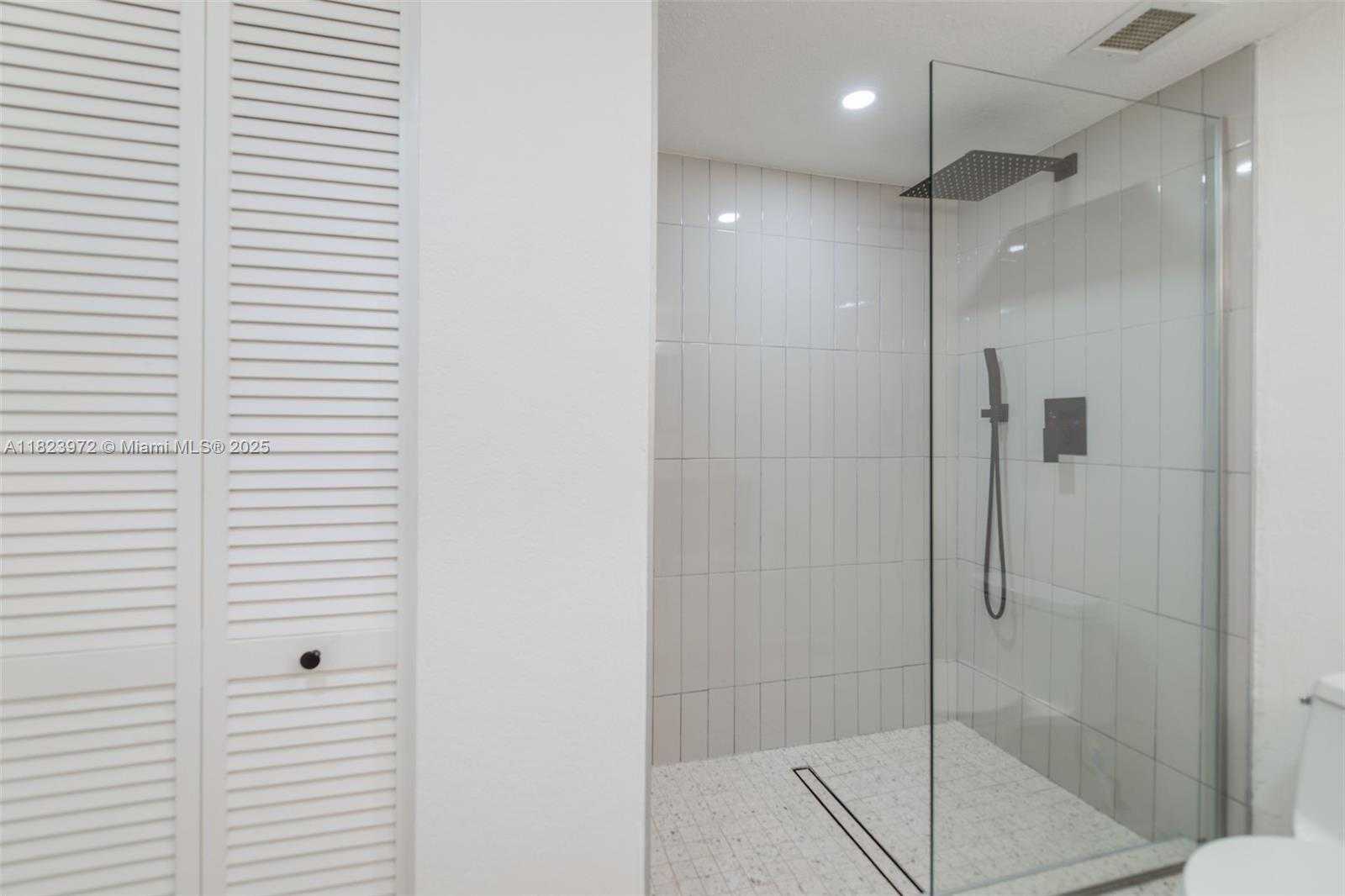 Small Image of 1965 SOUTH OCEAN DR #6F, Hallandale Beach Number 16