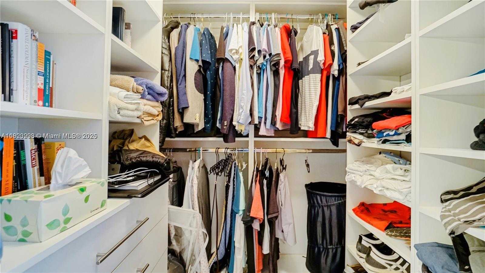 Small Image of 401 OCEAN DR #722, Miami Beach Number 8