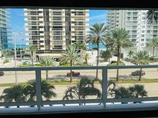 Small Image of 5700 COLLINS AVE #4N, Miami Beach Number 35