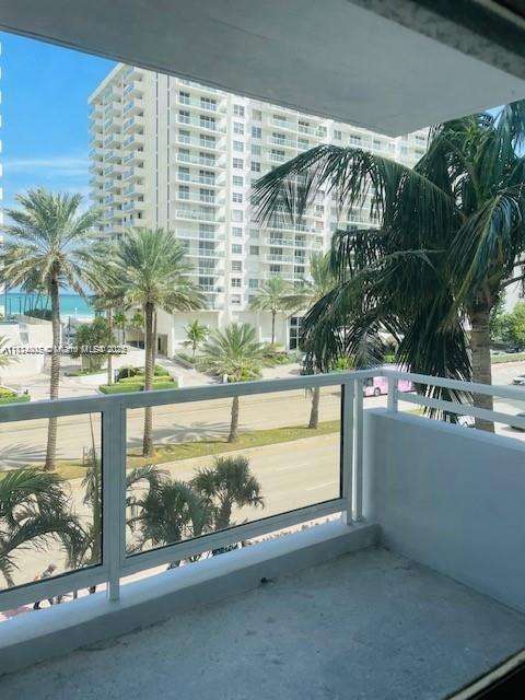 Small Image of 5700 COLLINS AVE #4N, Miami Beach Number 37