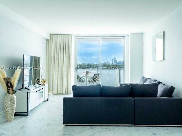 Small Image of 1100 WEST AVE #510, Miami Beach Number 3